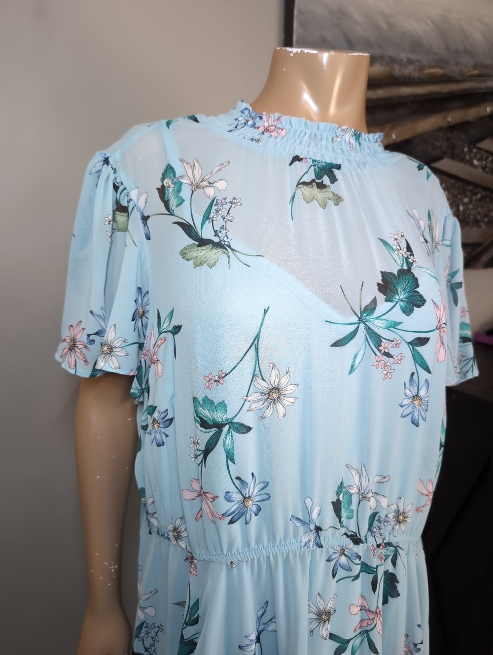 Torrid Blue Floral Chiffon Spring Dress Smocked Neck Flutter Sleeve Size 3 / 3X - Picture 4 of 16